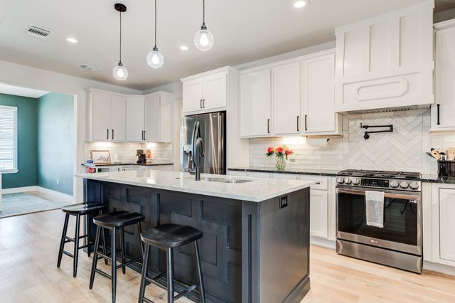 9612 Inverness Avenue, Lubbock, TX 79424