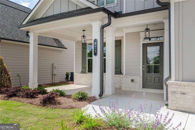922 Homepark Circle, Buford, GA 30518