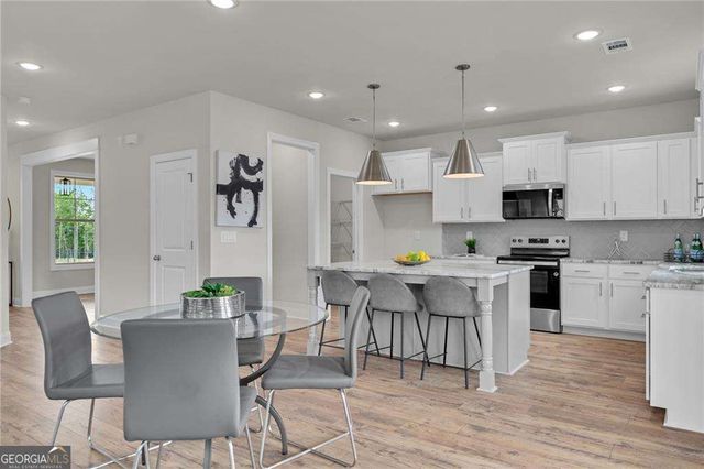922 Homepark Circle, Buford, GA 30518