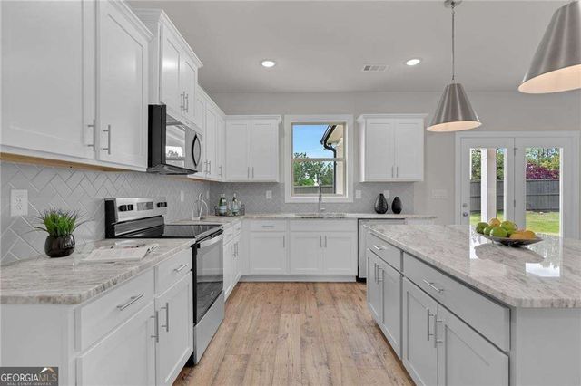 922 Homepark Circle, Buford, GA 30518