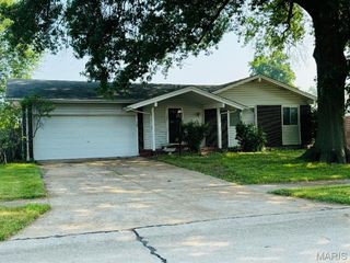 3092 Wintergreen Drive, Florissant, MO 63033