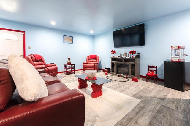 906 Corydon Drive, Houston, TX 77336