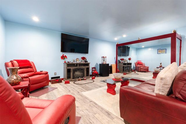906 Corydon Drive, Houston, TX 77336