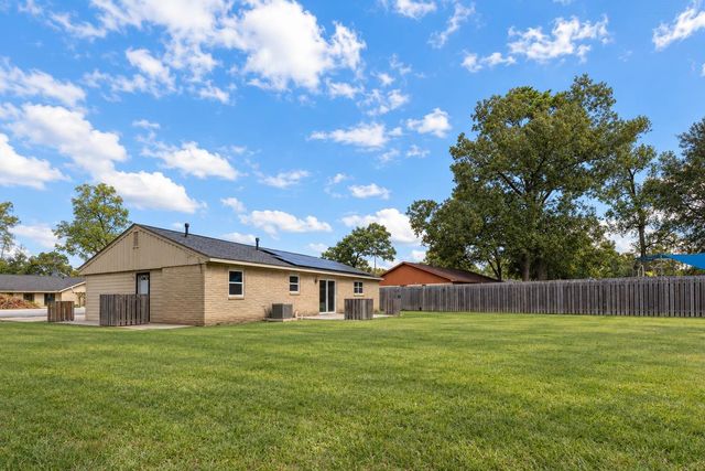 906 Corydon Drive, Houston, TX 77336