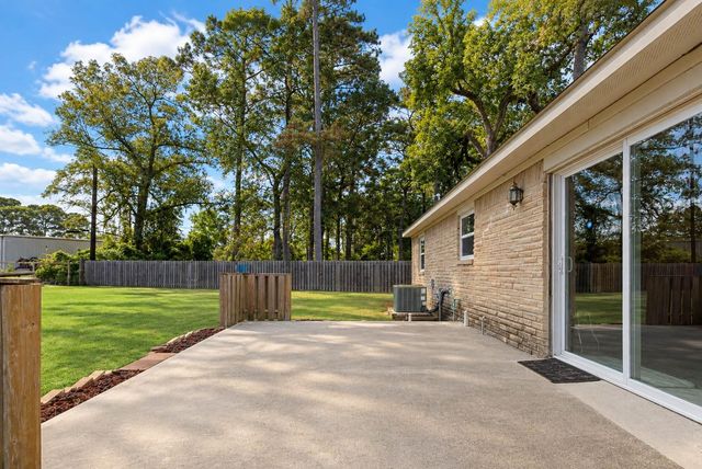 906 Corydon Drive, Houston, TX 77336