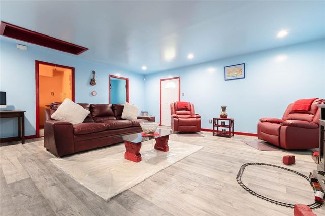 906 Corydon Drive, Houston, TX 77336