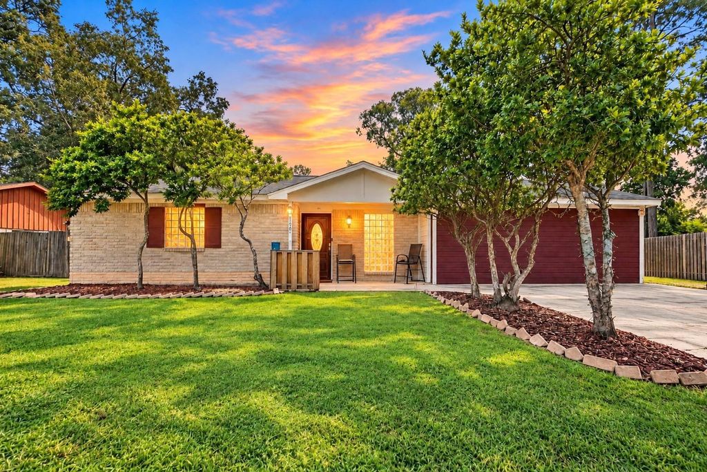 906 Corydon Drive, Houston, TX 77336