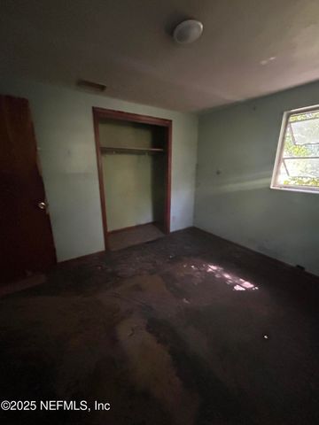 9238 2ND Avenue, Jacksonville, FL 32208