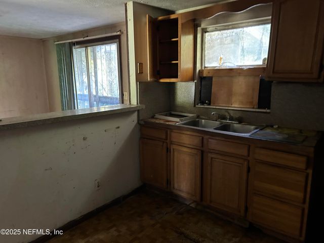 9238 2ND Avenue, Jacksonville, FL 32208