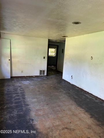 9238 2ND Avenue, Jacksonville, FL 32208