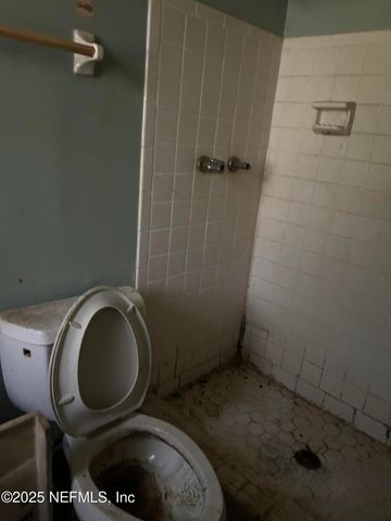 9238 2ND Avenue, Jacksonville, FL 32208