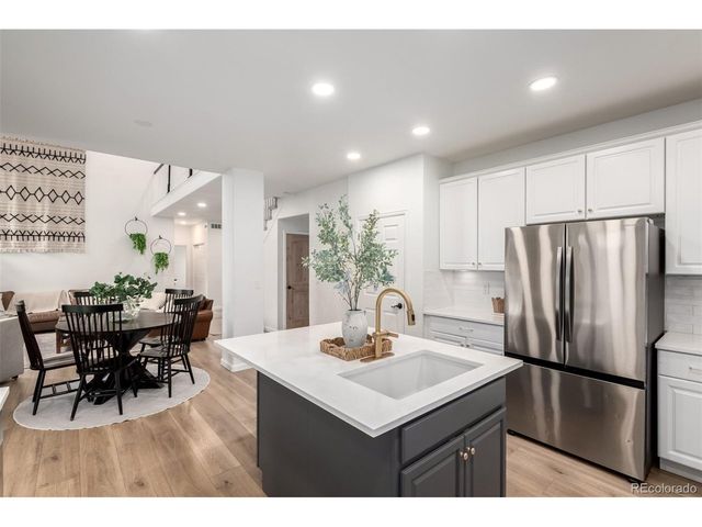 6254 S Boston Ct, Englewood, CO 80111