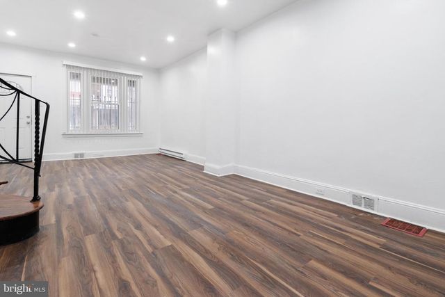 916 E SCHILLER ST, Philadelphia, PA 19134