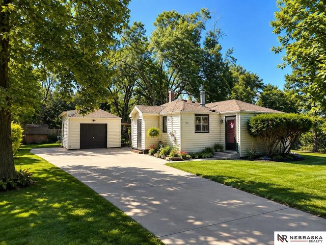 5931 Whitmore Street, Omaha, NE 68152