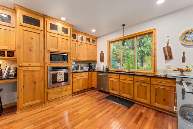 5375 Averill Drive, Grants Pass, OR 97526