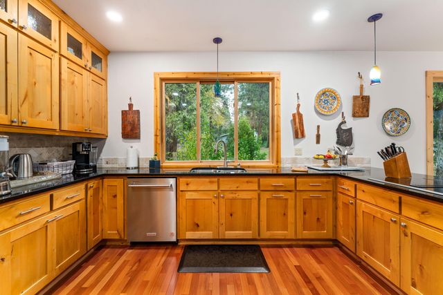 5375 Averill Drive, Grants Pass, OR 97526