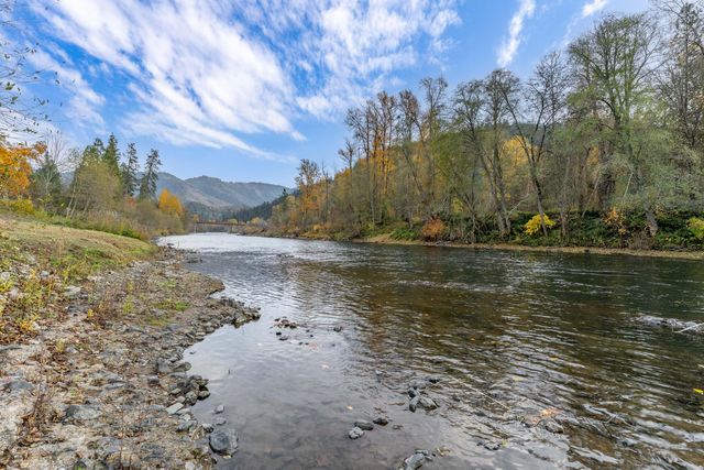 5375 Averill Drive, Grants Pass, OR 97526