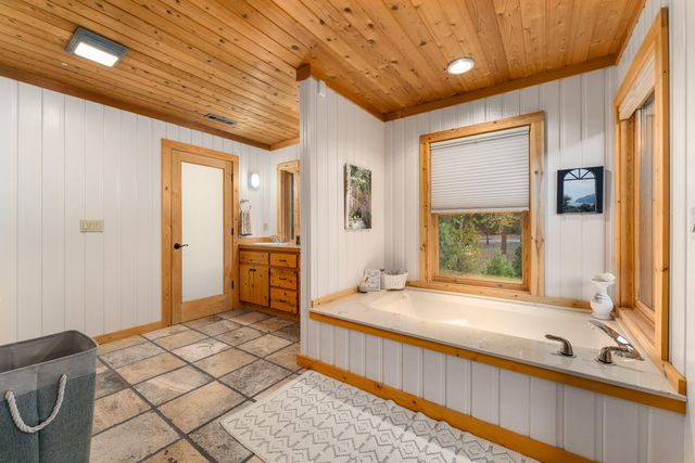 5375 Averill Drive, Grants Pass, OR 97526