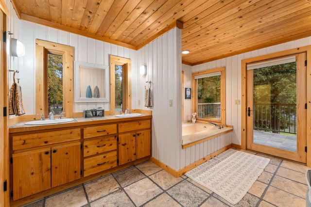 5375 Averill Drive, Grants Pass, OR 97526