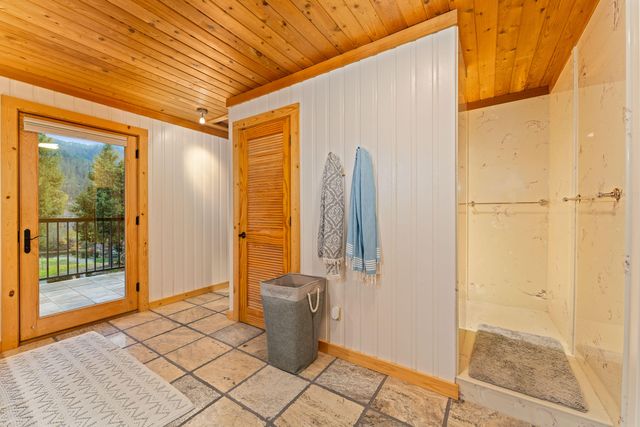 5375 Averill Drive, Grants Pass, OR 97526