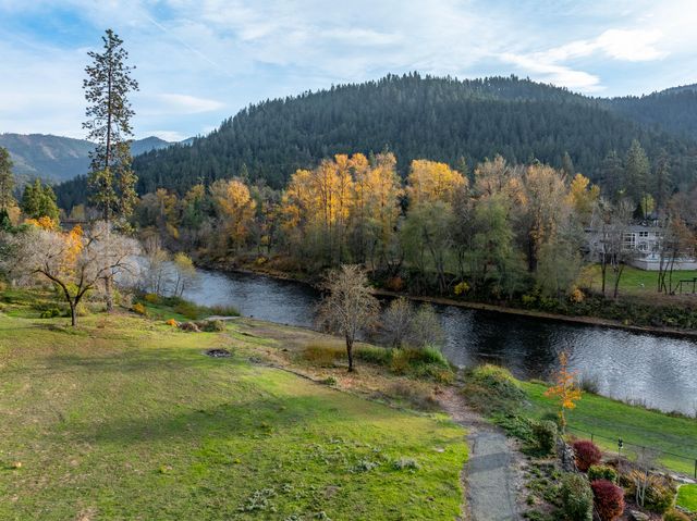 5375 Averill Drive, Grants Pass, OR 97526