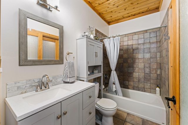 5375 Averill Drive, Grants Pass, OR 97526