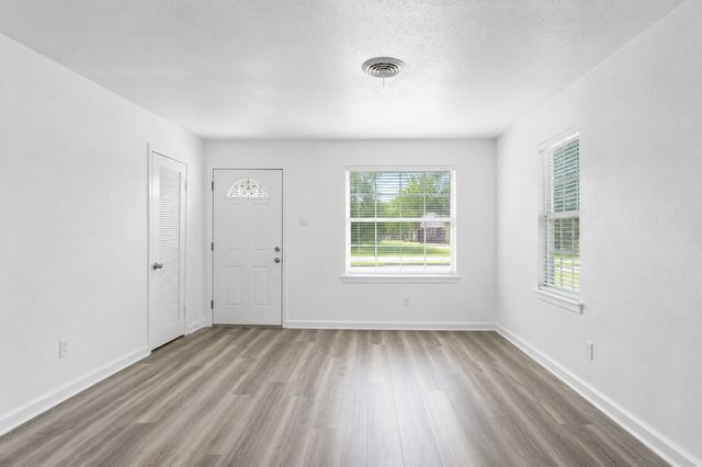 2320 Garden Oaks Drive, Irving, TX 75061