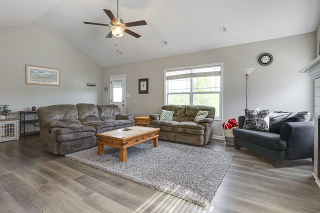 144 Tomahawk Pt, Clarksville, TN 37040