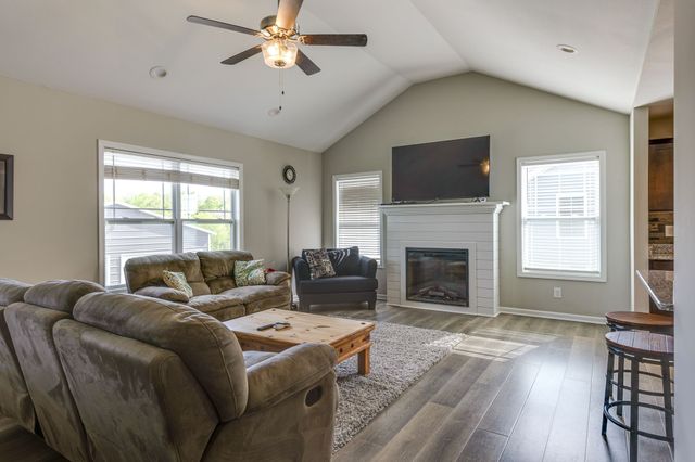 144 Tomahawk Pt, Clarksville, TN 37040