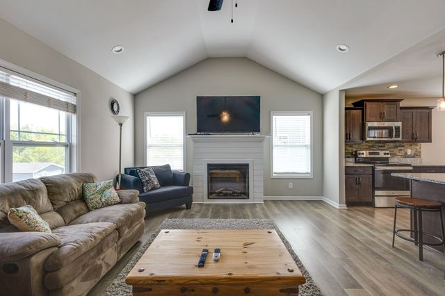 144 Tomahawk Pt, Clarksville, TN 37040