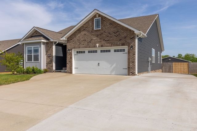 144 Tomahawk Pt, Clarksville, TN 37040