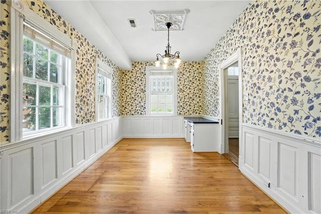 106 London ST, Portsmouth, VA 23704