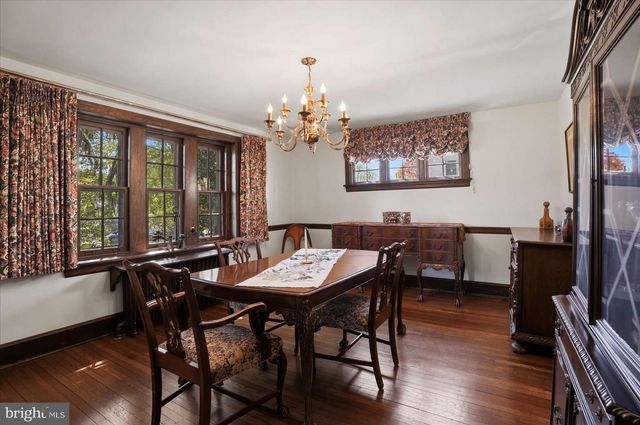 273 STRAFFORD AVE, Wayne, PA 19087