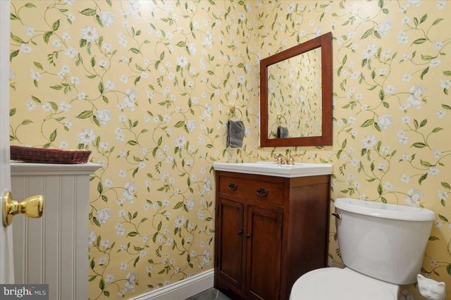 273 STRAFFORD AVE, Wayne, PA 19087