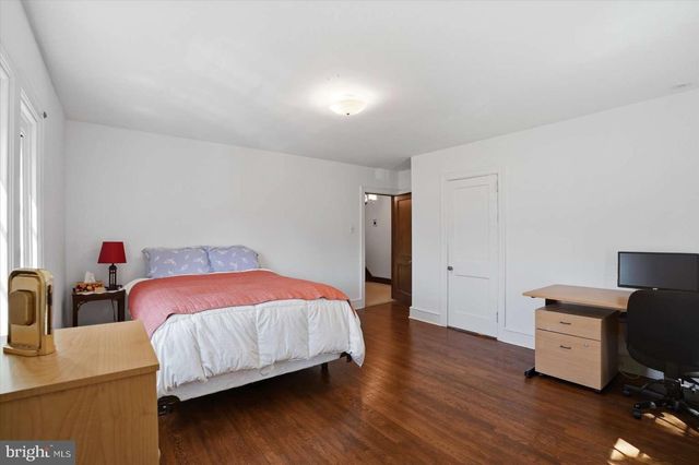 273 STRAFFORD AVE, Wayne, PA 19087