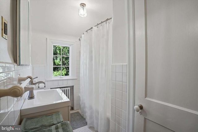 273 STRAFFORD AVE, Wayne, PA 19087