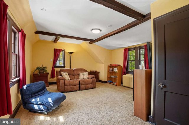 273 STRAFFORD AVE, Wayne, PA 19087