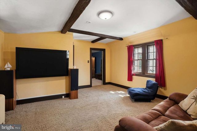 273 STRAFFORD AVE, Wayne, PA 19087