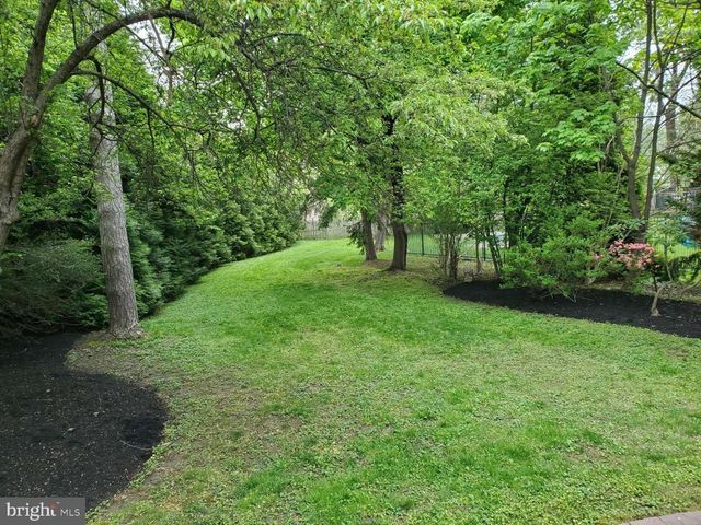 273 STRAFFORD AVE, Wayne, PA 19087