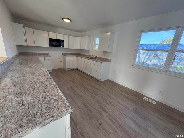 3305 Selmaville Road, Salem, IL 62881