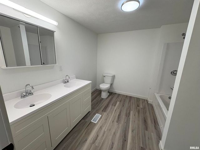 3305 Selmaville Road, Salem, IL 62881