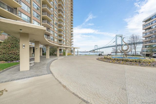 166-25 powells cove blvd 15G, Beechhurst, NY 11357