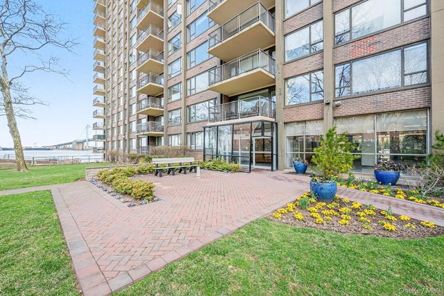 166-25 powells cove blvd 15G, Beechhurst, NY 11357