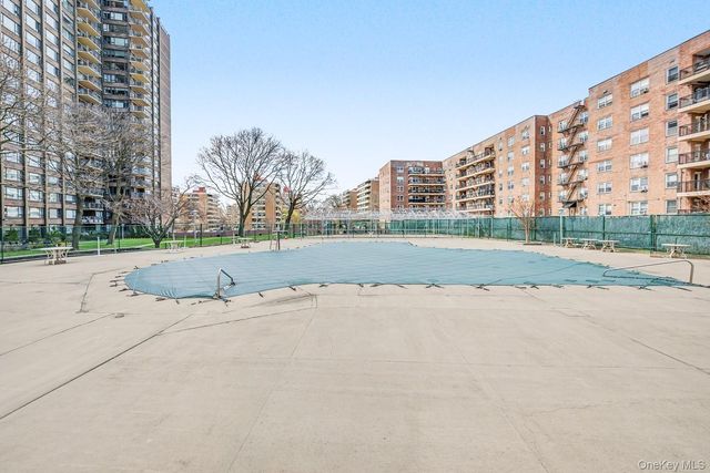 166-25 powells cove blvd 15G, Beechhurst, NY 11357