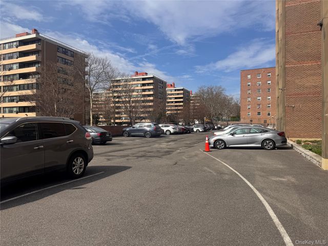 166-25 powells cove blvd 15G, Beechhurst, NY 11357