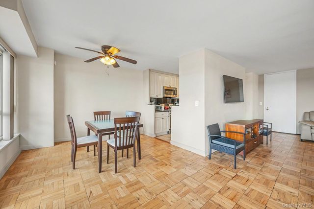 166-25 powells cove blvd 15G, Beechhurst, NY 11357