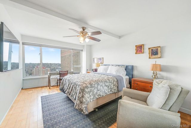 166-25 powells cove blvd 15G, Beechhurst, NY 11357