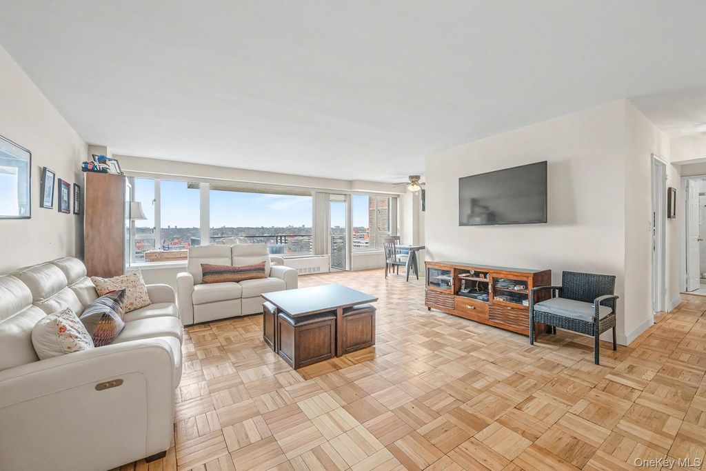 166-25 powells cove blvd 15G, Beechhurst, NY 11357