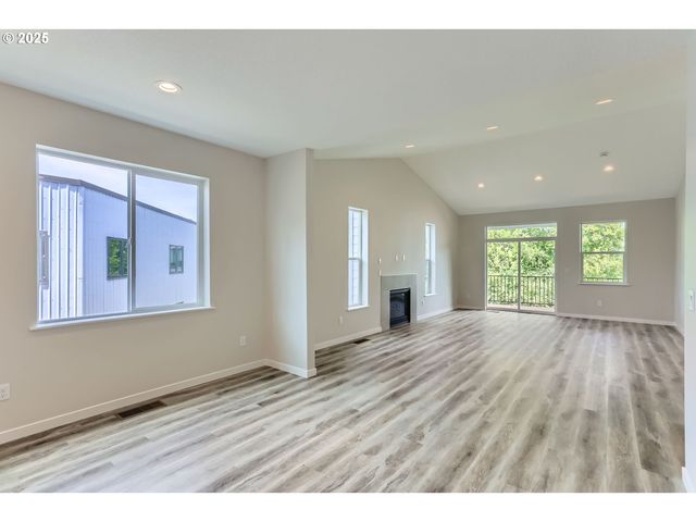 415 PEARL St, Oregon City, OR 97045