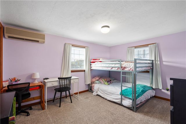 615 Mcgovern Rd, Chartiers, PA 15342